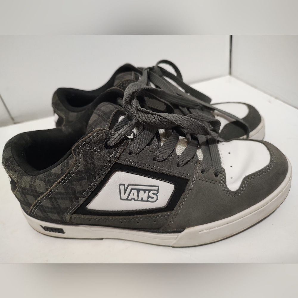 Vans old school bushnell mens size 9 grey and white sneakers